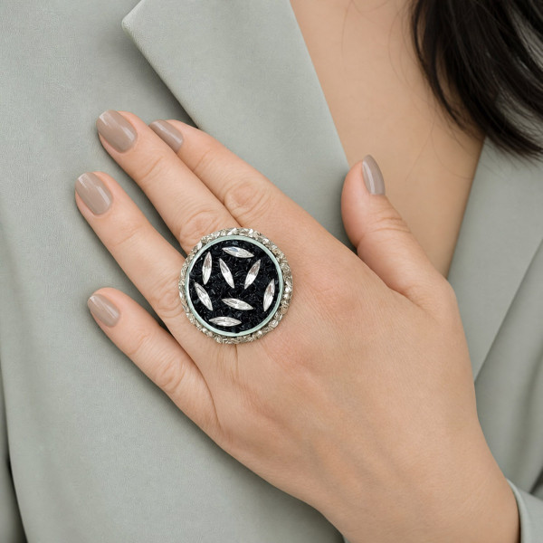 Verstellbarer Ring mit Swarovski-Kristallen "Liora"